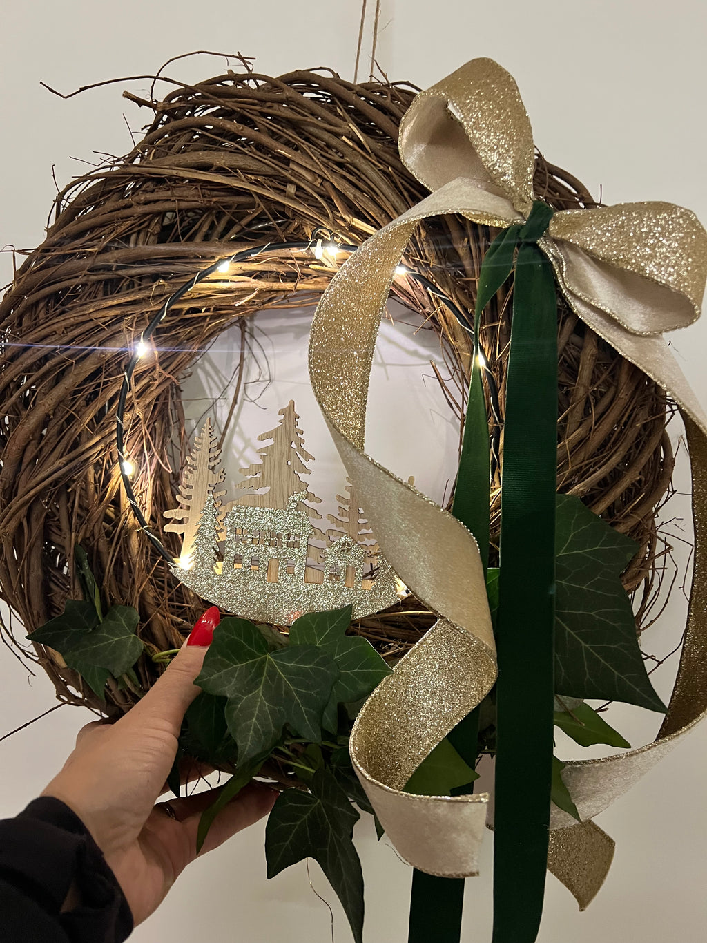 Proutěný věnec na dveře